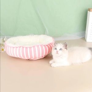 Reversible pet bed
